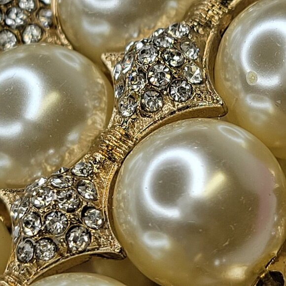 Statement Large White Pearl Ball Bead Stretchy Cuff Bracelet - Picture 9 of 10